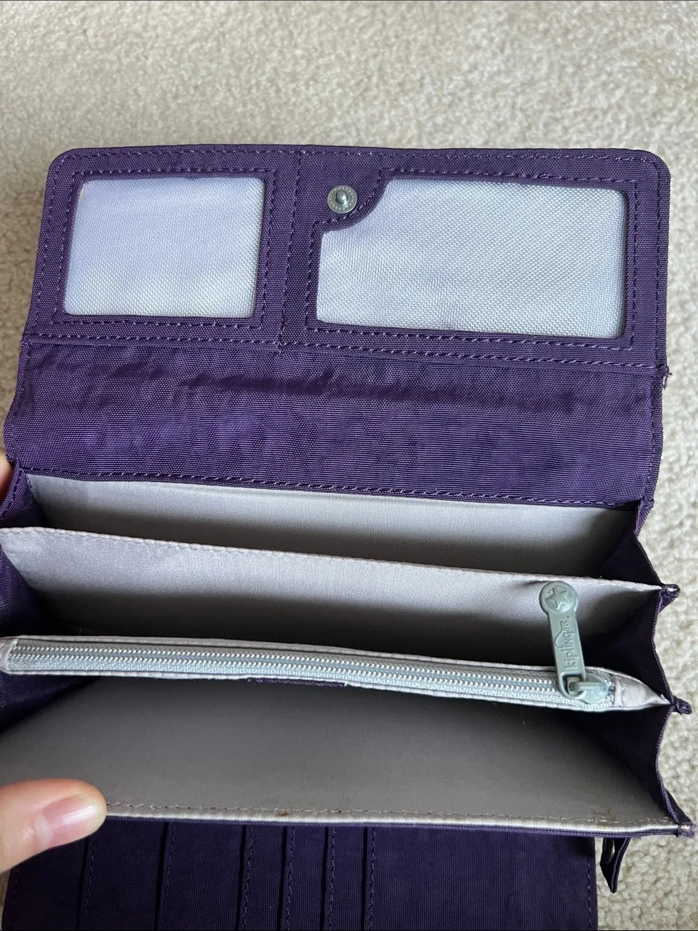 Kipling sleek fold